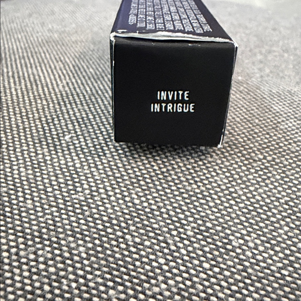 MAC Matte Lipstick Invite Intrigue - Picture 2 of 2